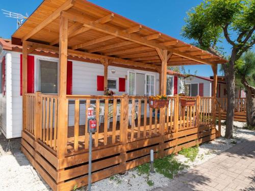 Pleasant holiday home in Fermo near the sea