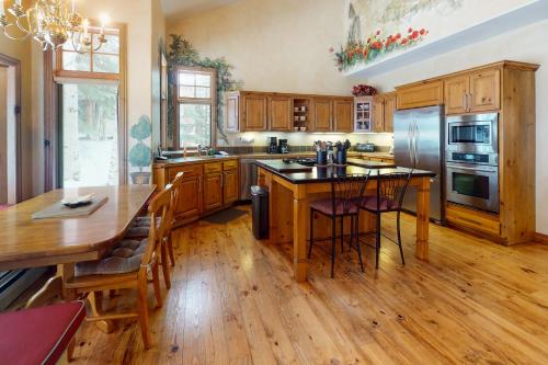 Mountain Luxury – Photos 2
