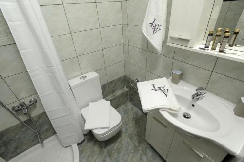 Ένα μπάνιο στο Levantes Villas