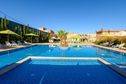 Piscina a Villa Kesh Evasion Marrakech o a prop