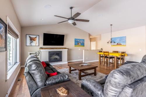 Mountain View Manor – Photos 2