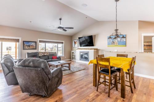 Mountain View Manor – Photos 3