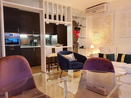 Photo de la galerie de l'établissement Appartement style architecte proche de la plage, à Cannes