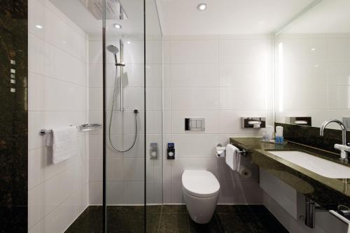 Koupelna v ubytování Maritim Hotel Darmstadt