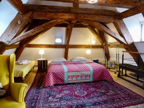 מיטה או מיטות בחדר ב-Ferienhaus Zur Alten Dame