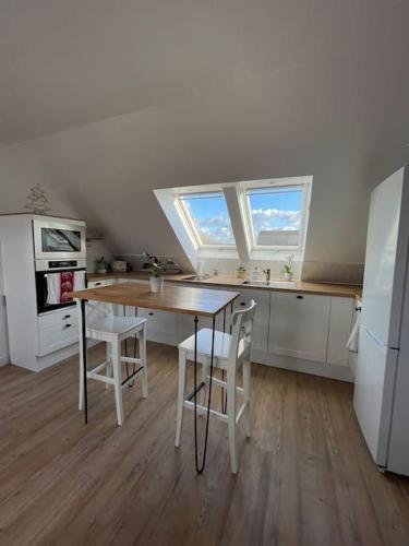 Gallery image of Appartement cosy sous les toits in Lion-sur-Mer