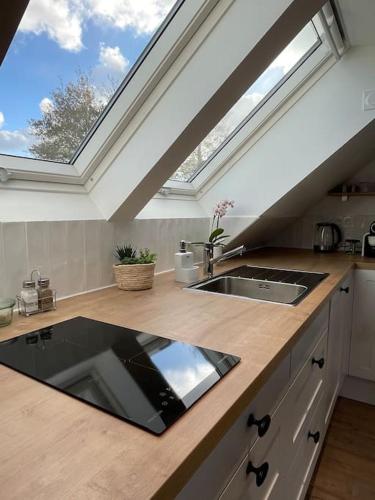 Gallery image of Appartement cosy sous les toits in Lion-sur-Mer
