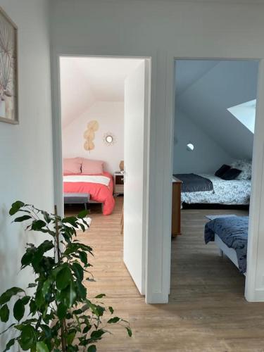 Gallery image of Appartement cosy sous les toits in Lion-sur-Mer