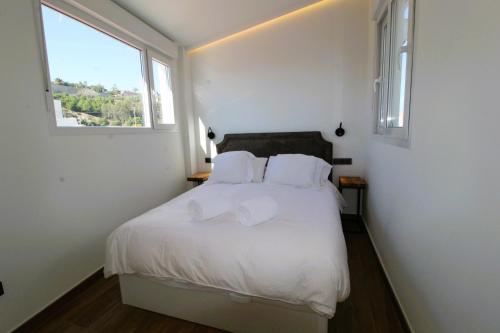 Atico loft de lujo con terraza espectacular y vista a los 2 castillos