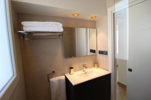 Atico loft de lujo con terraza espectacular y vista a los 2 castillos
