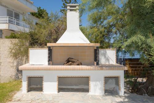 Gallery image of Venetico Beachfront Apartments & Suites - Sea View Suite in Argasi