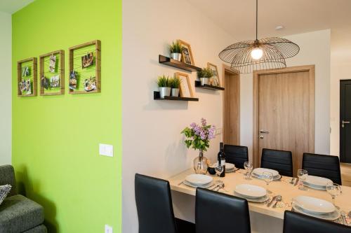 Χώρος καθιστικού στο Apartmaji BANONIA " Poletni vetrc "