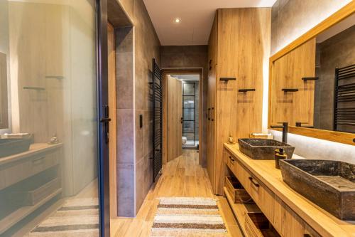 A bathroom at Welcome Home Meteora - Kalampaka!