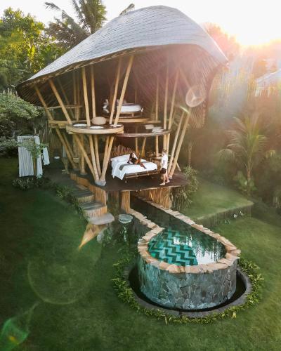 Κήπος έξω από το Veluvana Bali