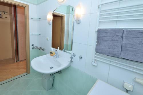 A bathroom at Apartament Słoneczny 6