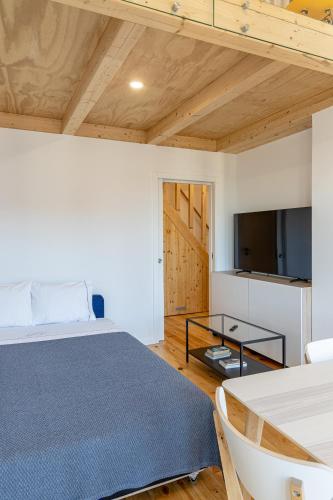 Alvaro's Charming Loft | AC