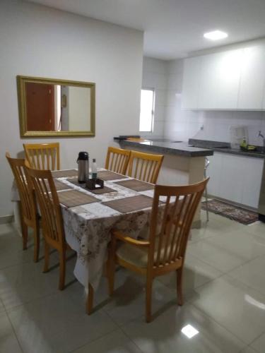 Dapur atau dapur kecil di Apto inteiro Seguro e Confortável com piscina