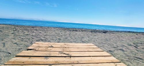 Chalet con Piscina y BBQ en la Playa de Valle Niza, Málaga ...