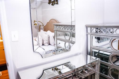 Foto da galeria de Luxury 3b,2bts Loft Apt of a House Near shops em Lithonia