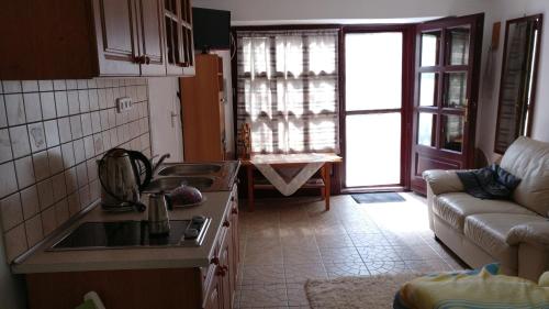 Posedenie v ubytovaní Cseresznyés apartman