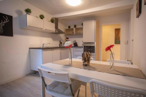 Classical Old Town Apartment – Photos 5