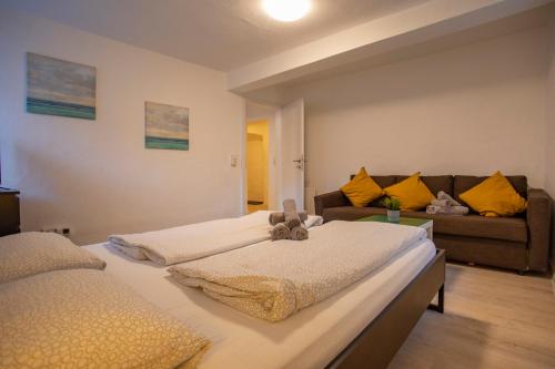 Classical Old Town Apartment – Photos 3