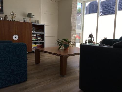 Kuchyň nebo kuchyňský kout v ubytování Genieten in een luxe vakantiewoning, dichtbij het IJsselmeer en strand