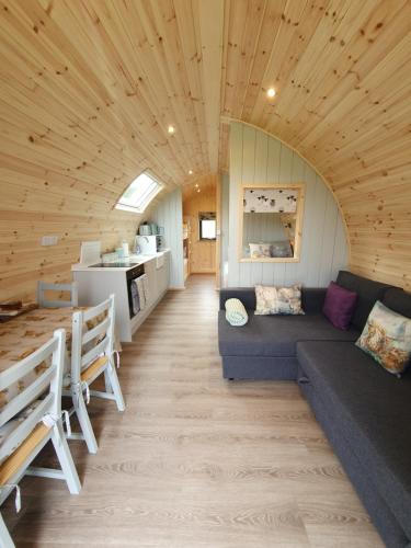 Zona d'estar a Lilly's Lodges Orkney Robin Lodge