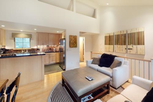 Chic Condo Unit 1 – Photos 5