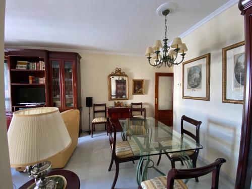 fantástico apartamento con parking avenida de cadiz