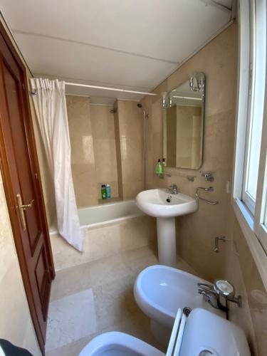 fantástico apartamento con parking avenida de cadiz