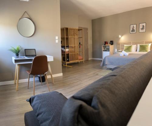 Katil atau katil-katil dalam bilik di Luxor Premium Suites