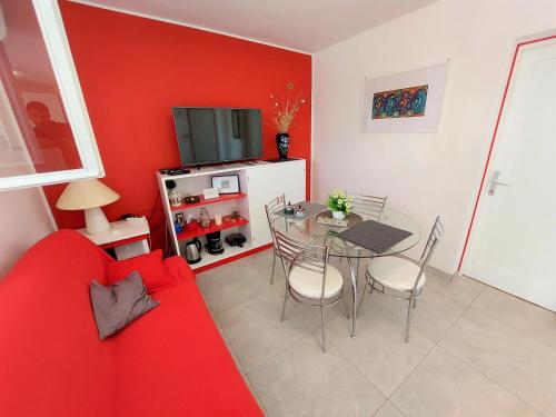 Fotografie z fotogalerie ubytování Sea front holiday home Boby v Primoštenu