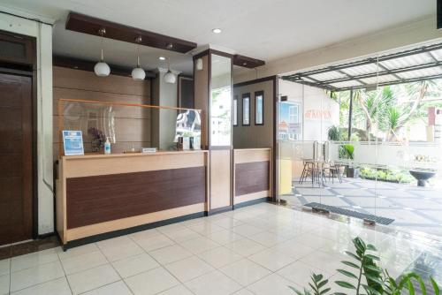 Fotografie z fotogalerie ubytování Urbanview Hotel de Kopen Malang by RedDoorz v destinaci Malang