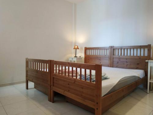 A bed or beds in a room at Finestrelle Pied à terre a Otranto
