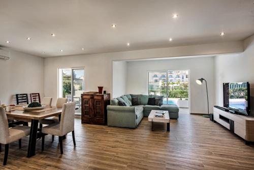 Silva by Algarve Villa Holidays