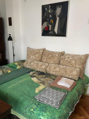 Ruang duduk di Practico, cómodo y céntrico.