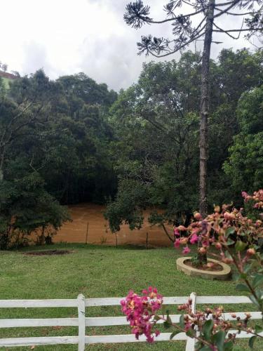 Taman di luar Recanto Três Irmãs