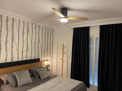 Postel nebo postele na pokoji v ubytování PUERTO BANUS BEACH MODERNO Apartamento