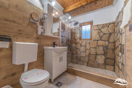A bathroom at Holiday Home Zorić