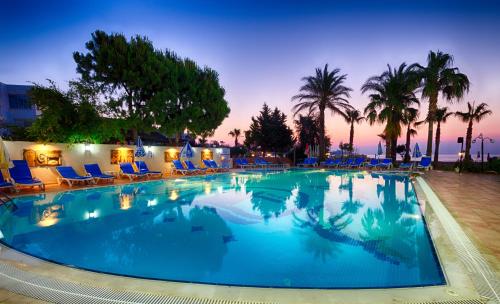 Πισίνα στο ή κοντά στο Kilikya Hotel
