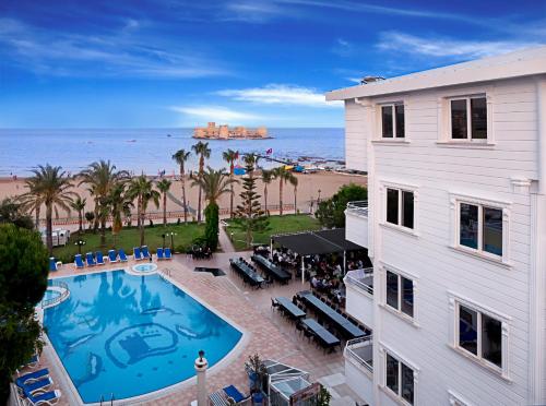 Πισίνα στο ή κοντά στο Kilikya Hotel