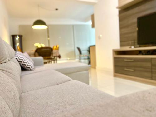 APARTAMENTO COM VISTA PRO MAR