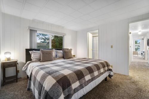 Katil atau katil-katil dalam bilik di Whidbey Island Wonder