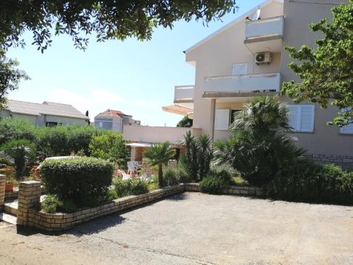 Apartment Ljubica with nice garden