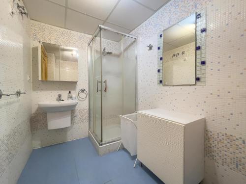 Vonios kambarys apgyvendinimo įstaigoje Blue Nautico - penthouse with stunning views of La Herradura