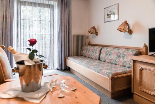 Foto dalla galleria di Hotel Kirchenwirt a Dobbiaco