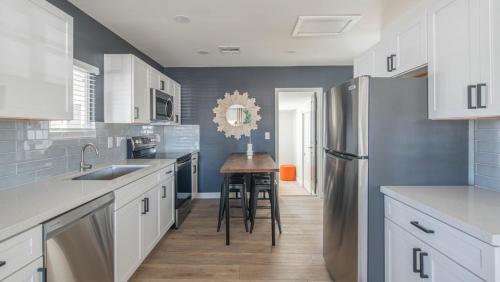 WanderJaunt - Annie - 3BR Townhouse - Central Phoenix