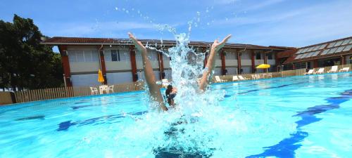 Der Swimmingpool an oder in der Nähe von Pousada Pontal de Guaratuba