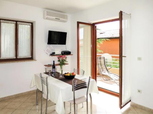 Apartment Danica by Interhome
